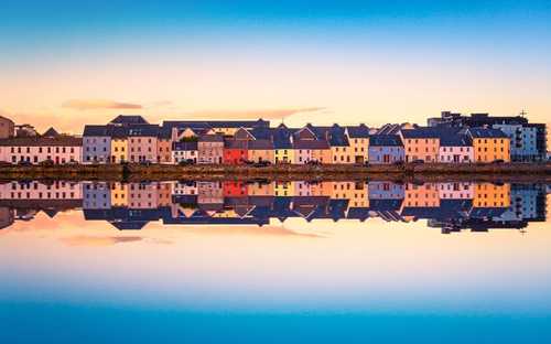 Autobus turistico costiero a Galway