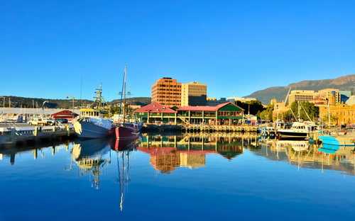 Autobus panoramico nella zona del porto di Hobart